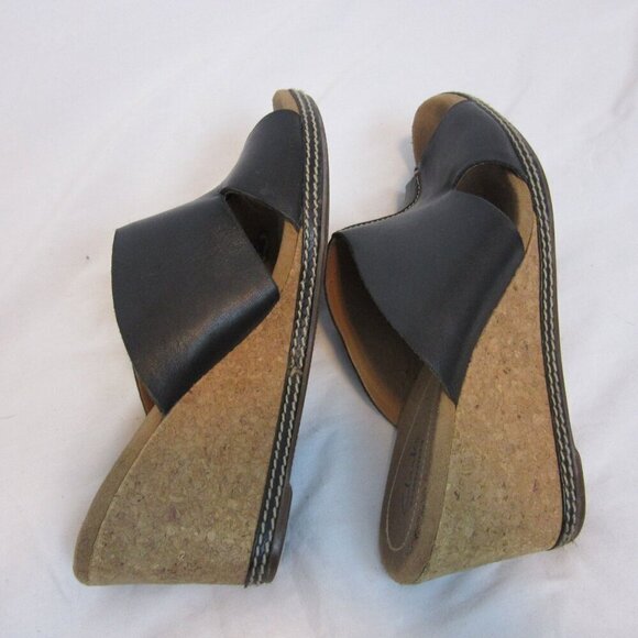 Clarks Collection Soft Cushion Black Leather Slip-On Cork Wedge Heel Sandals 9.5 - Picture 7 of 9